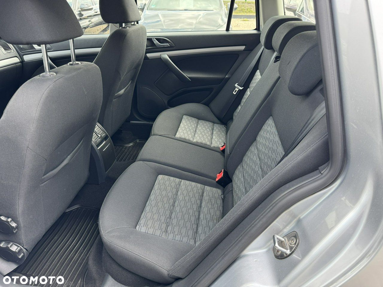 Skoda Octavia 1.6 Ambition - 19