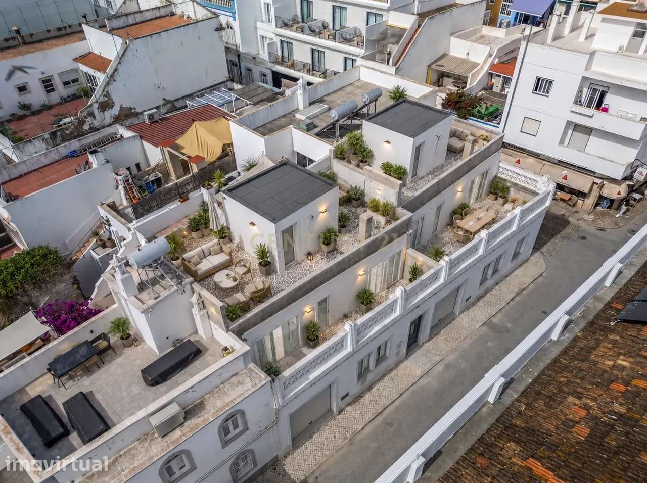 Moradia NOVA T2  Garagem e Terraço - Centro de Olhão - Grande imagem: 2/33