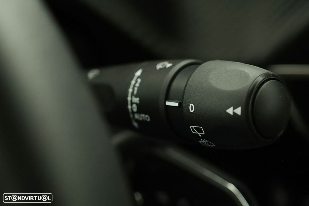 Peugeot 2008 1.2 PureTech Allure EAT8 - 20