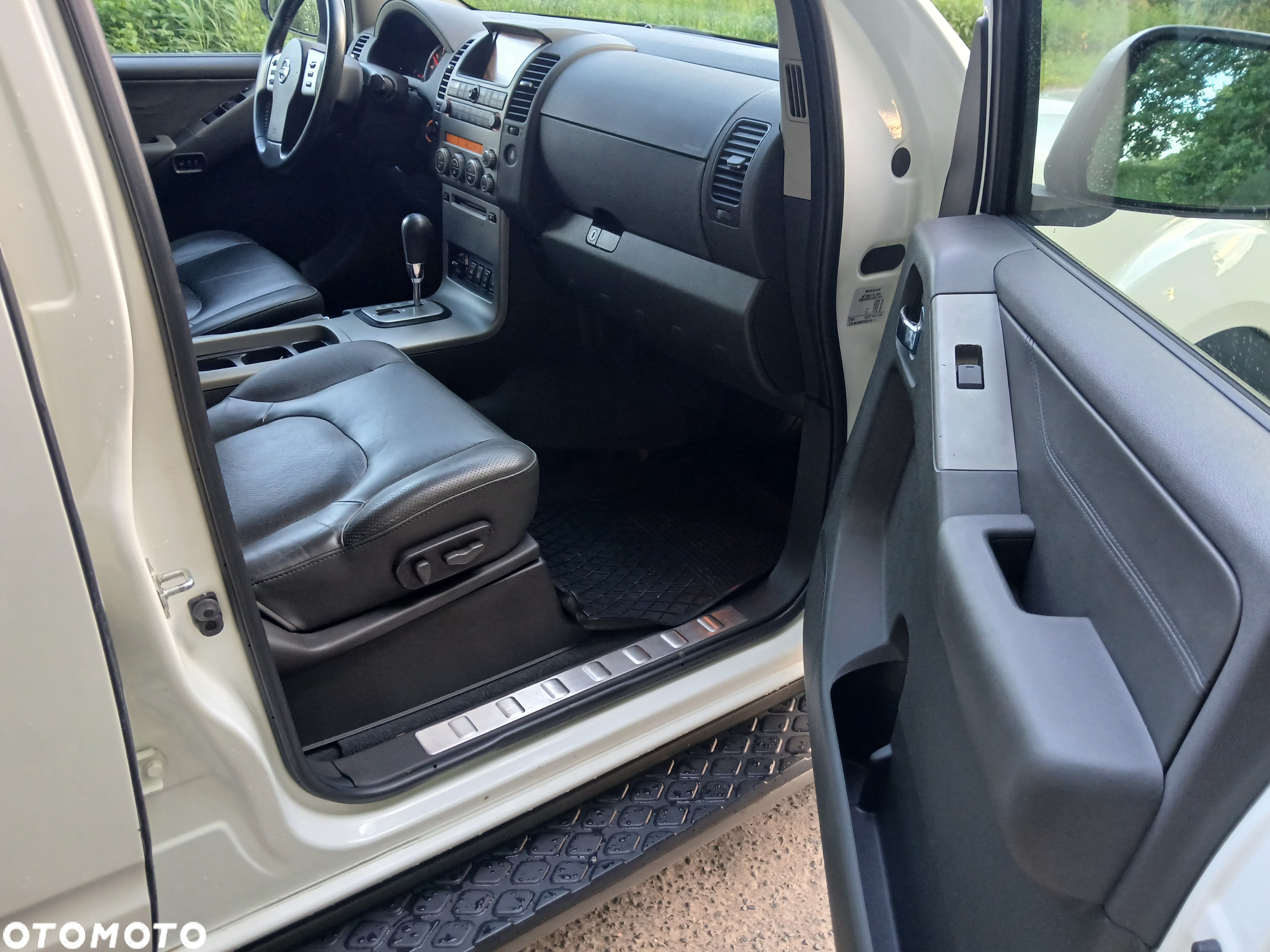 Nissan Pathfinder 2.5 dCi Platinum - 19