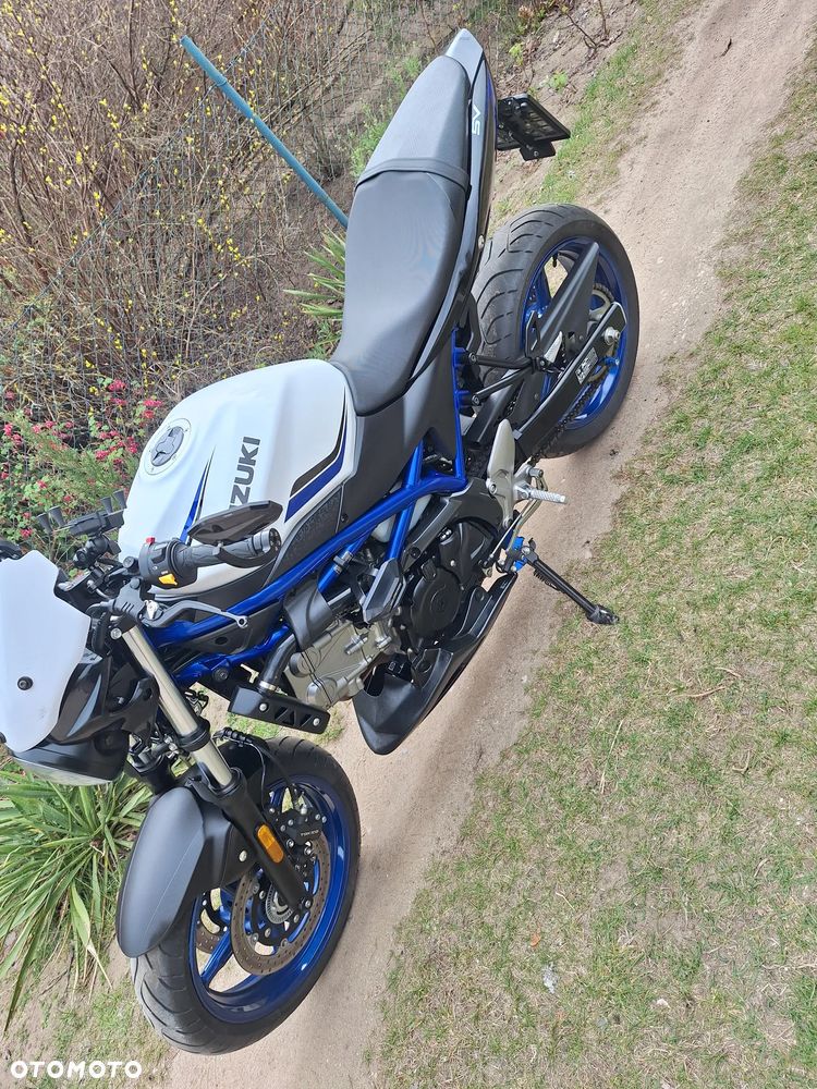 Suzuki SV - 4