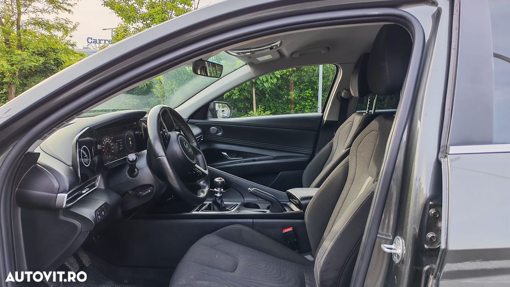 Hyundai Elantra 1.6 l 123 CP 6MT Highway - 16