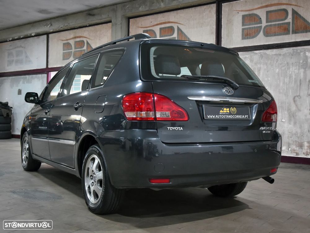 Toyota Avensis Verso 2.0 D-4D Sol - 4