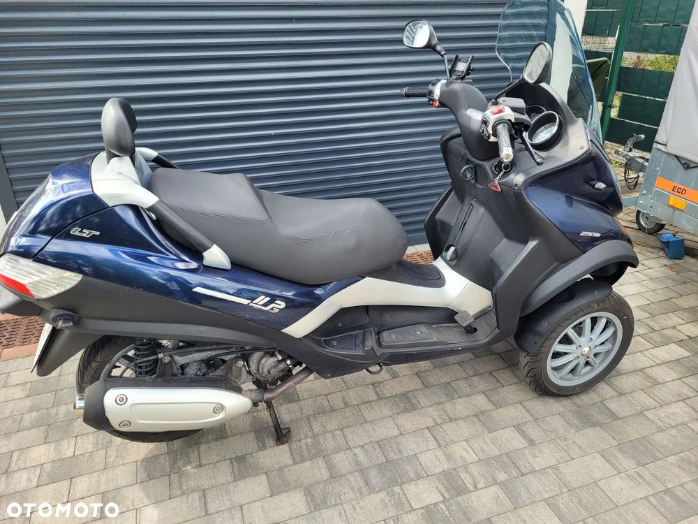 Piaggio MP-3 - 3