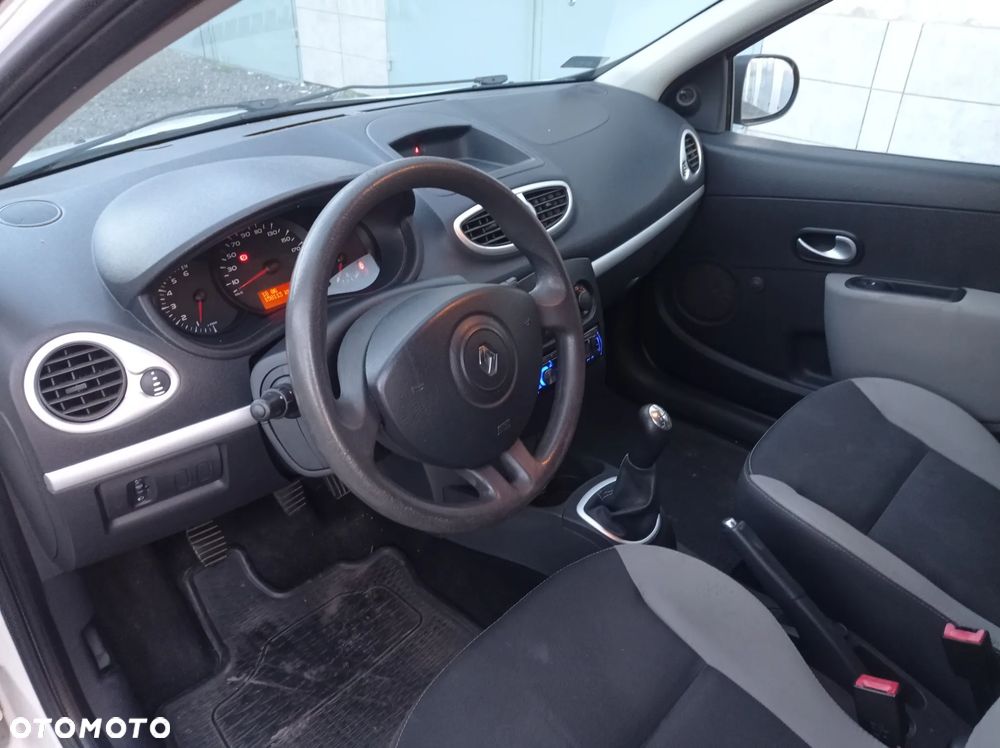 Renault Clio - 12