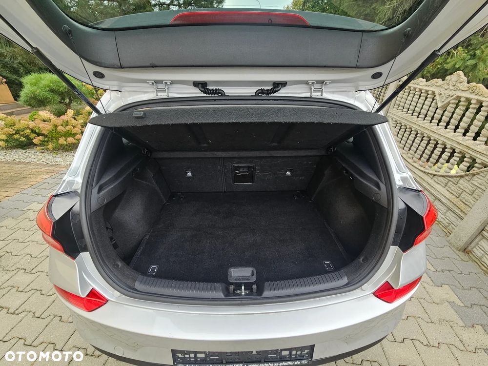Hyundai i30 i30cw 1.6 CRDi Intro Edition - 23
