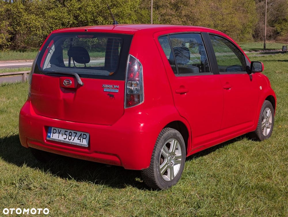 Daihatsu Sirion - 3