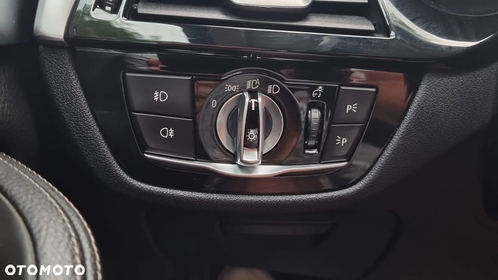 BMW Seria 5 520d xDrive Luxury Line sport - 17