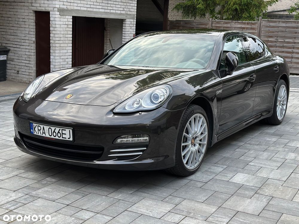 Porsche Panamera 4 - 3