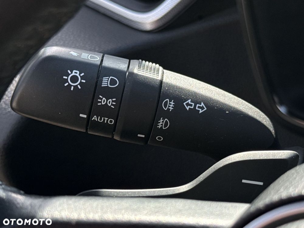 Toyota Corolla 2.0 Hybrid Comfort - 19