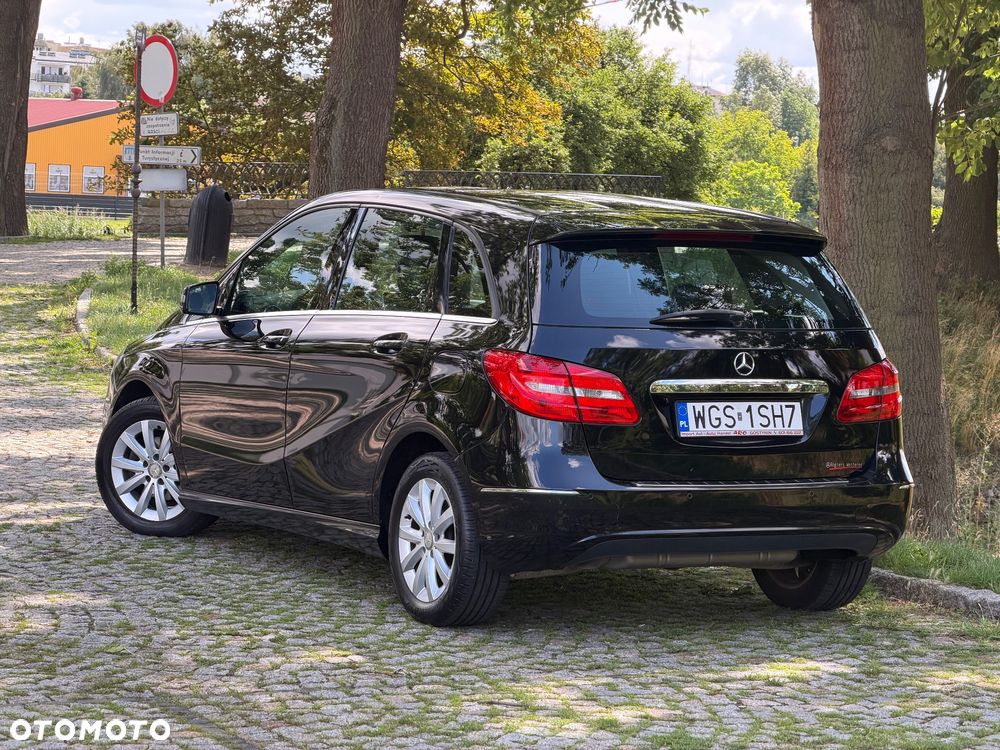 Mercedes-Benz Klasa B 180 d Peak Edition - 3