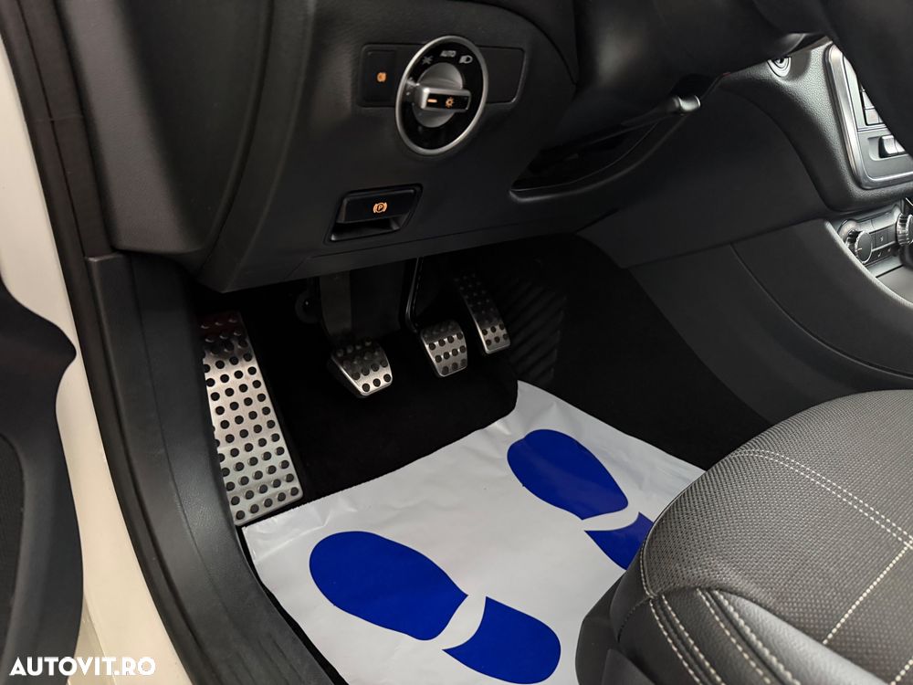 Mercedes-Benz CLA - 30