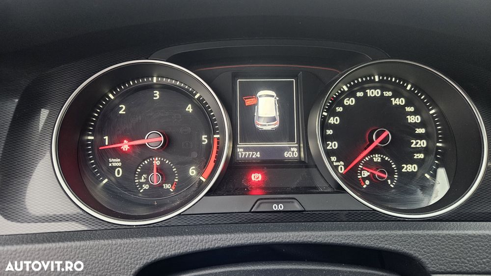 Volkswagen Golf 2.0 TDI BlueMotion Technology Lounge - 10