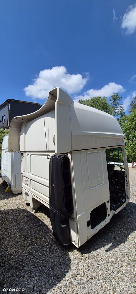 Kabina DAF 106 polift GOŁA - 3