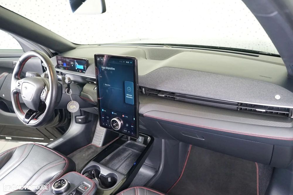 Ford Mustang Mach-E - 18