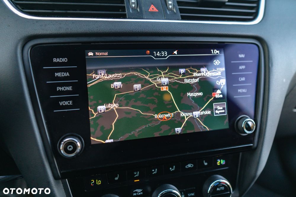 Skoda Octavia 2.0 TSI RS - 25