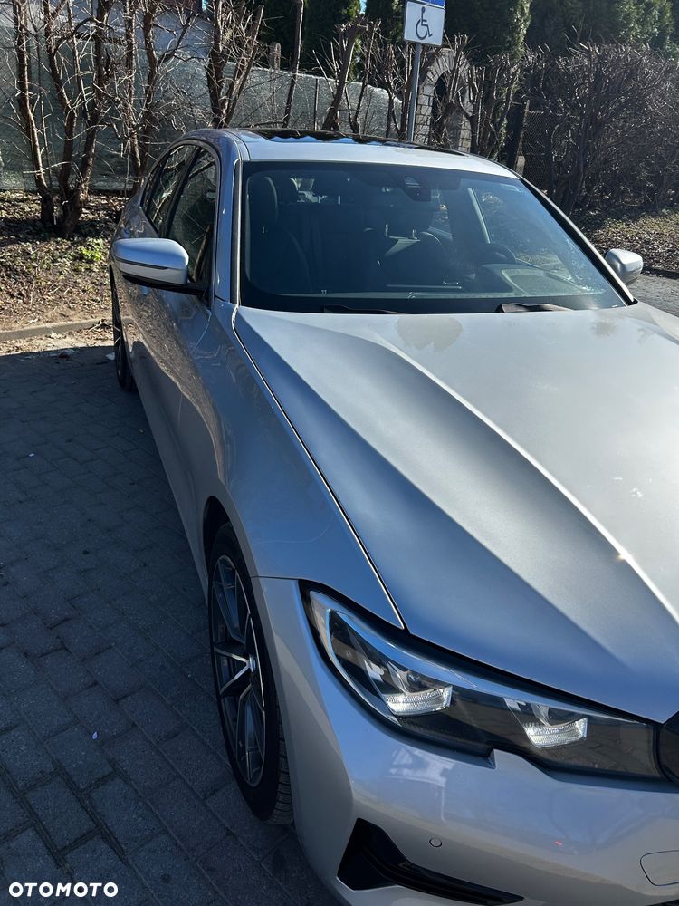 BMW Seria 3 330i xDrive Sport Line - 9