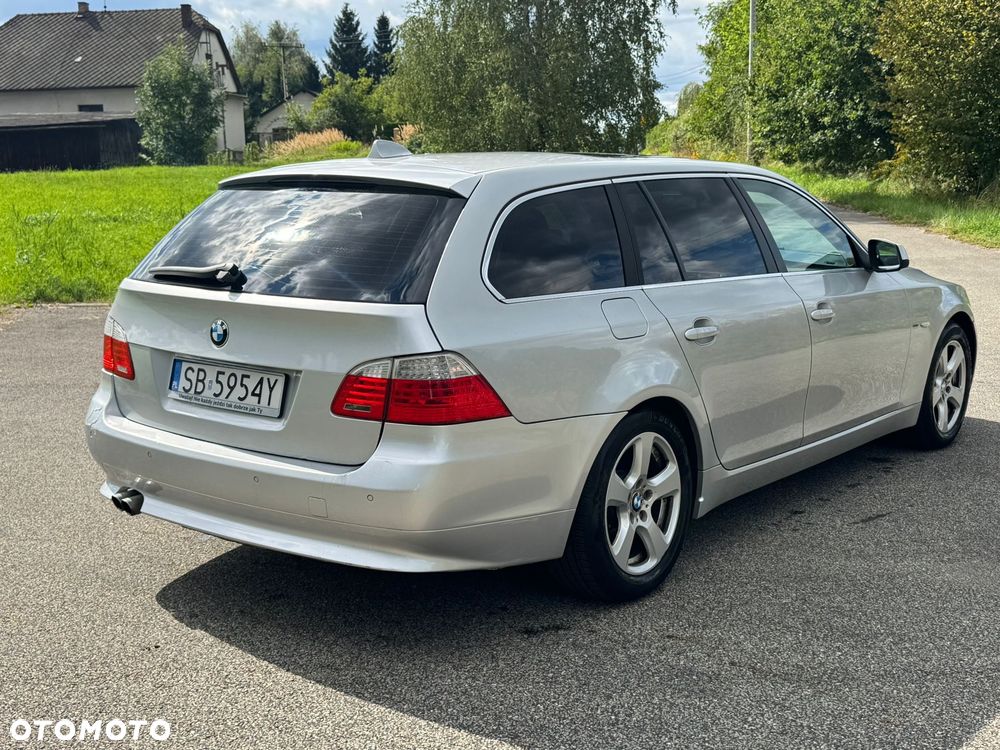 BMW Seria 5 525d xDrive - 9