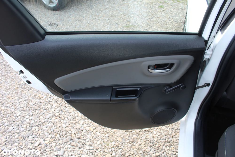 Toyota Yaris - 28