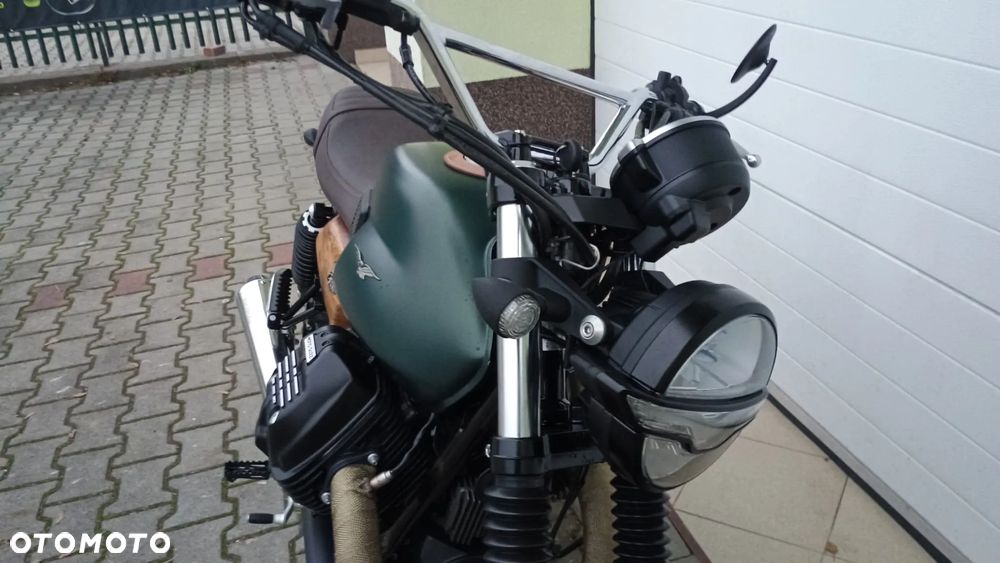 Moto Guzzi V7 - 23