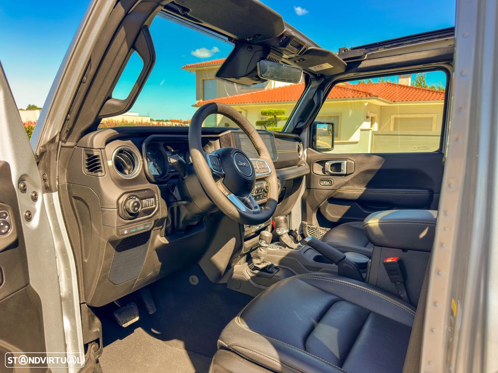 Jeep Wrangler Unlimited - 20
