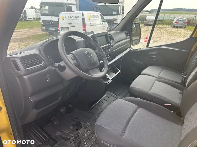Nissan NV 400 - 4