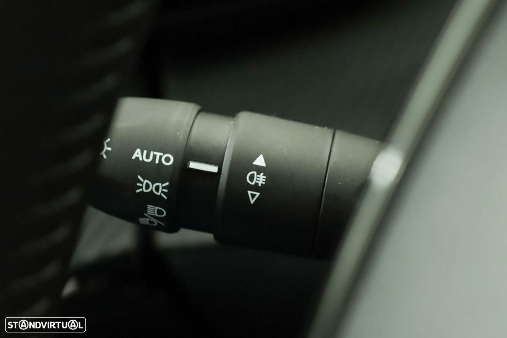 Peugeot 2008 1.2 PureTech Allure - 16