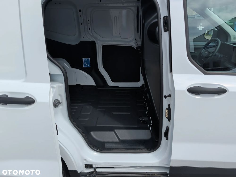 Ford Transit Courier - 24