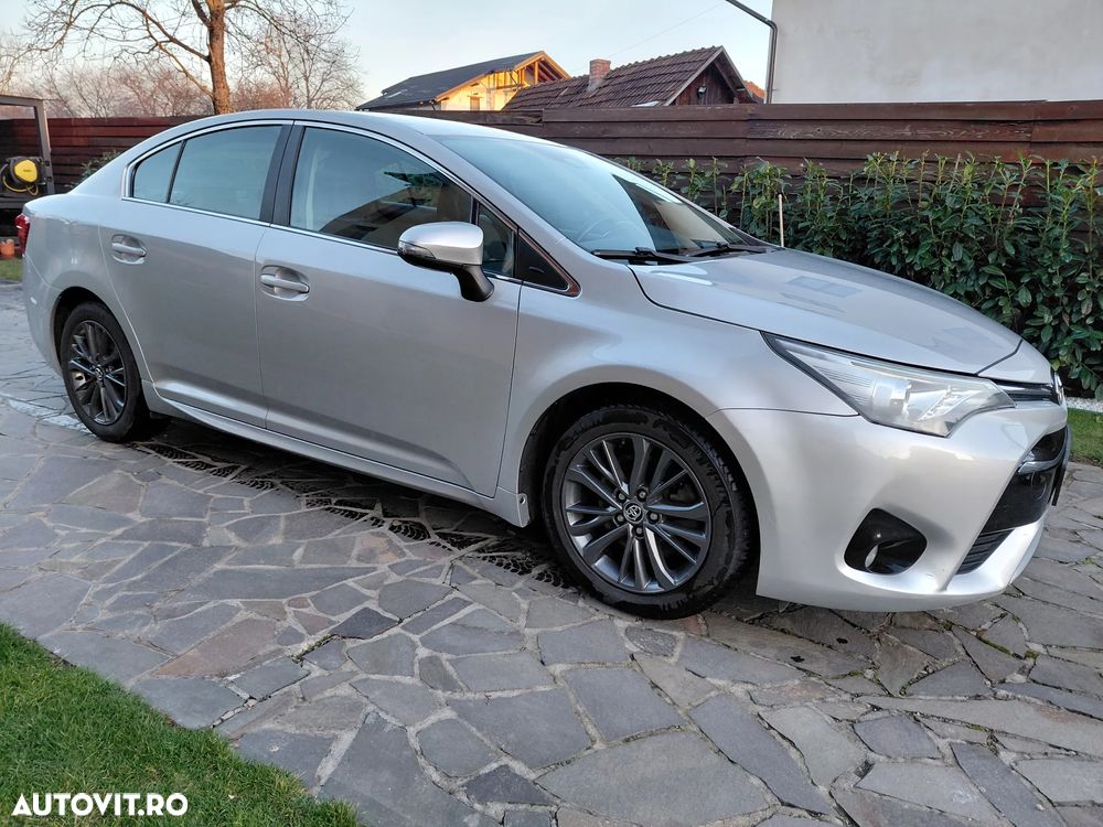 Toyota Avensis 2.0 D-4D Elegance - 2
