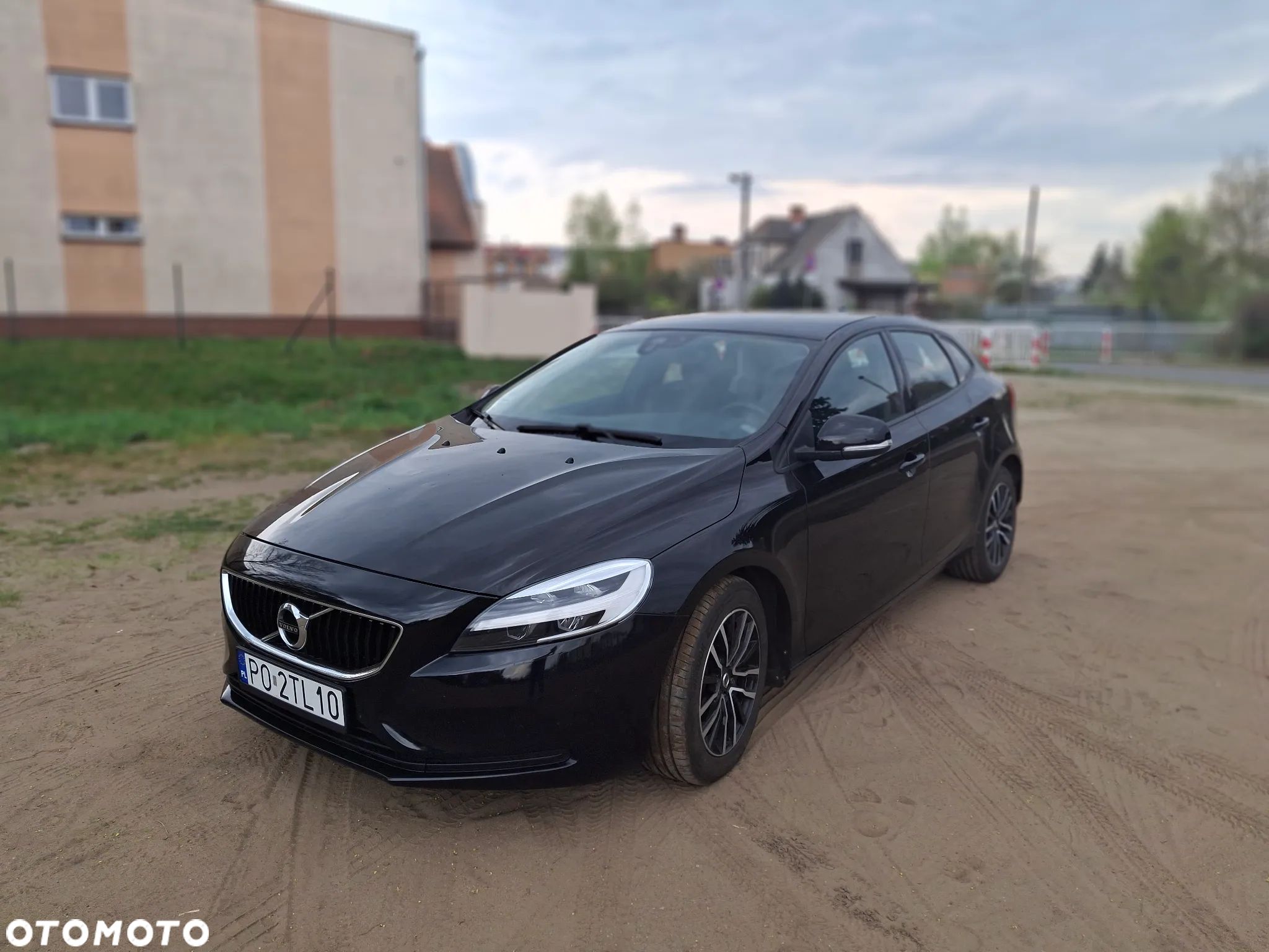 Volvo V40 D2 Drive-E Momentum - 1