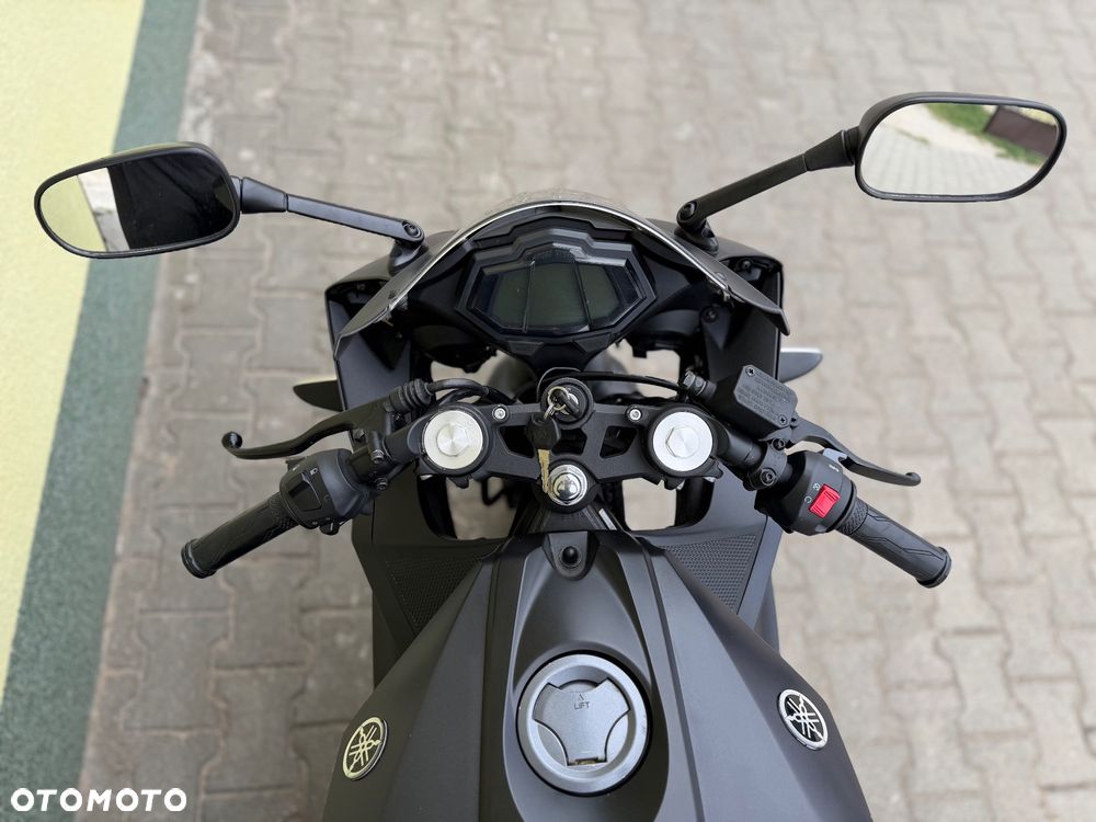 Yamaha YZF - 18