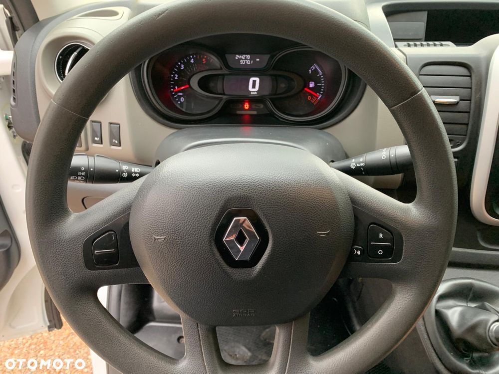 Renault Trafic - 26