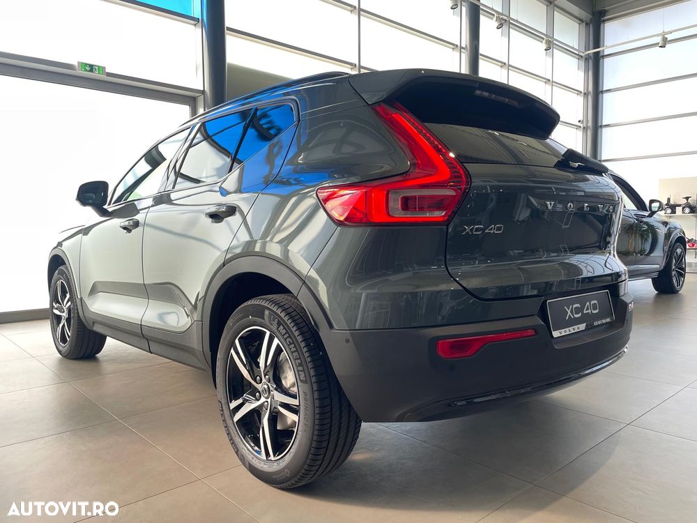 Volvo XC 40 B3 AT FWD MHEV Plus Dark - 7