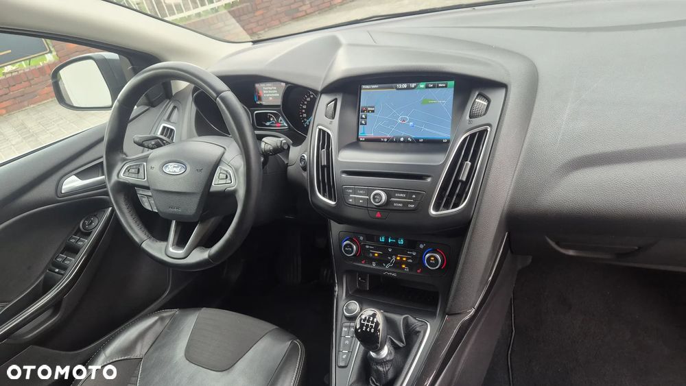 Ford Focus 1.0 EcoBoost Titanium - 17