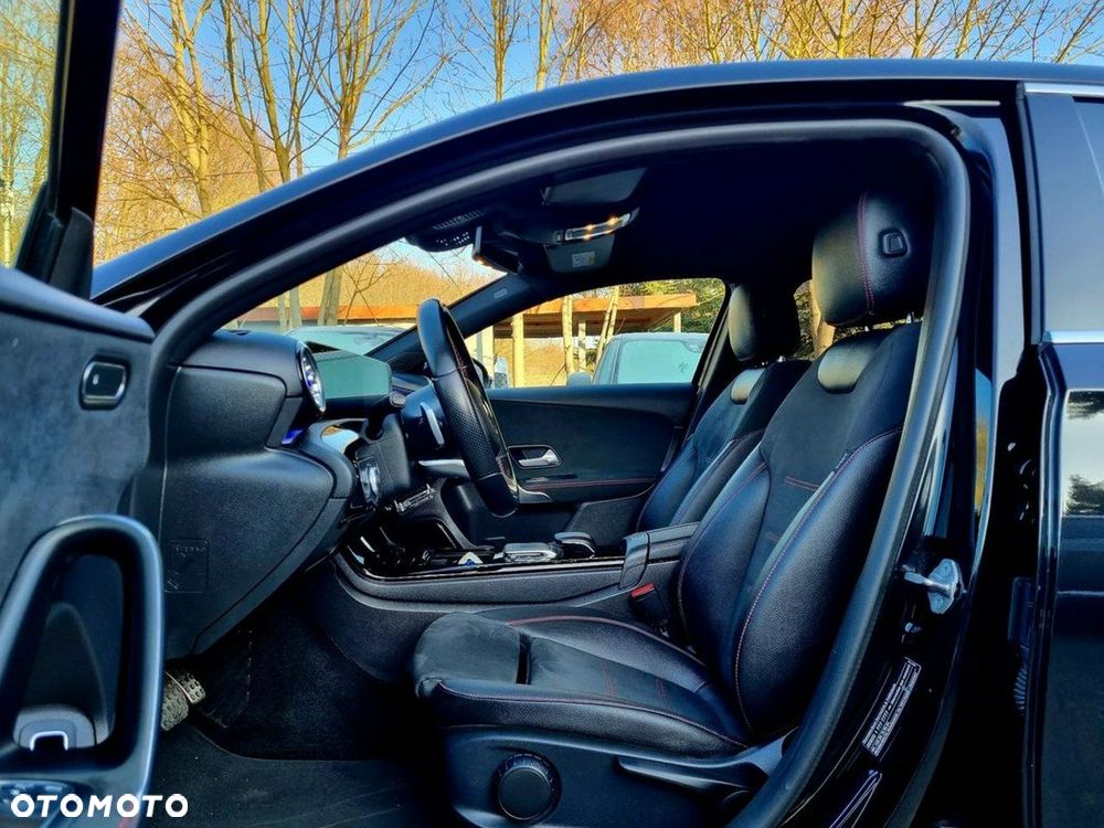 Mercedes-Benz Klasa A 220 4Matic 7G-DCT AMG Line - 11