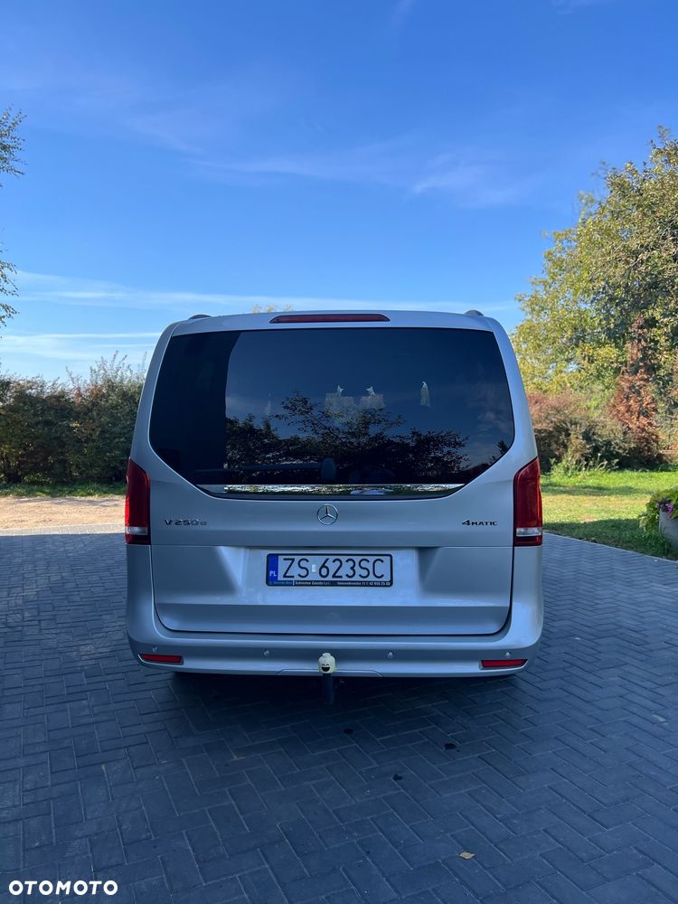 Mercedes-Benz Klasa V - 6
