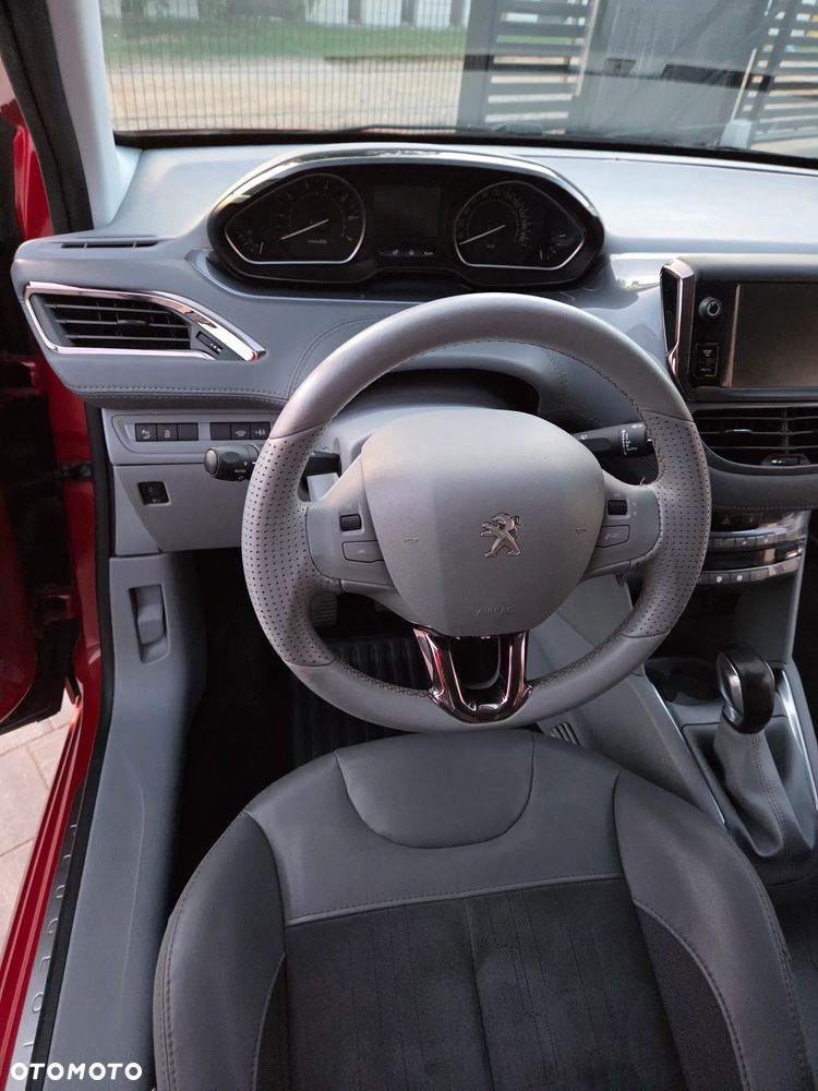 Peugeot 208 - 32