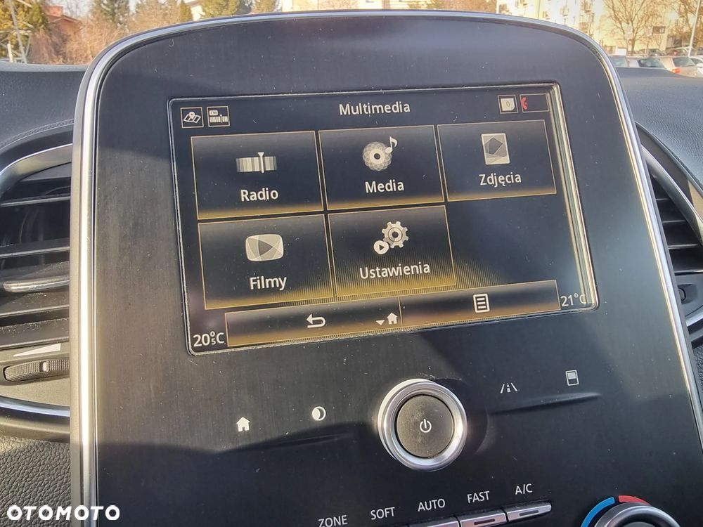 Renault Grand Scenic - 32