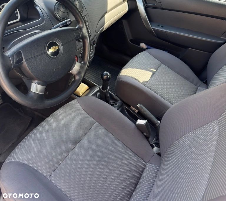 Chevrolet Aveo - 8