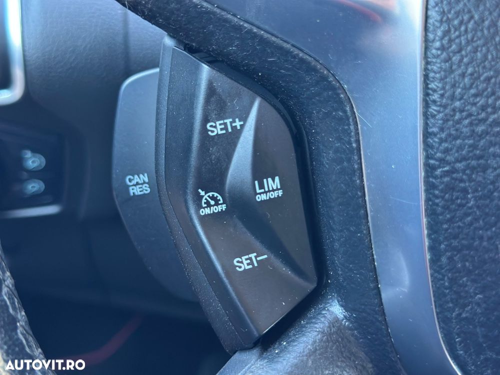 Ford Focus - 25