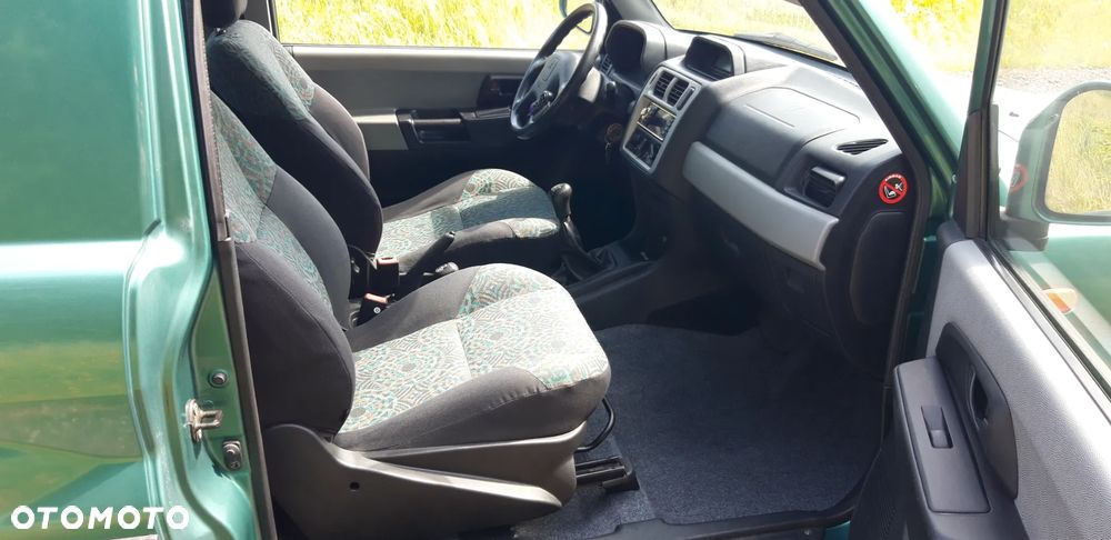 Mitsubishi Pajero Pinin 1.8 - 12
