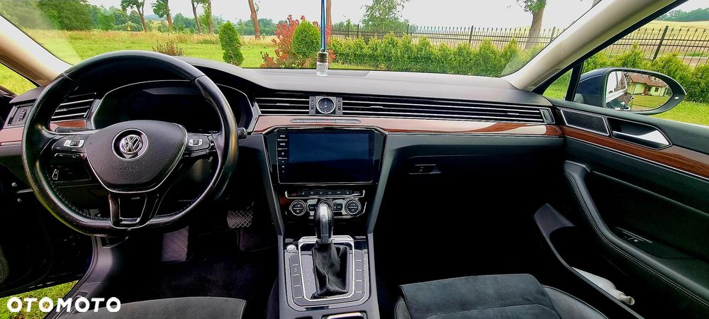 Volkswagen Passat 2.0 TDI SCR 4Mot DSG Highline - 12