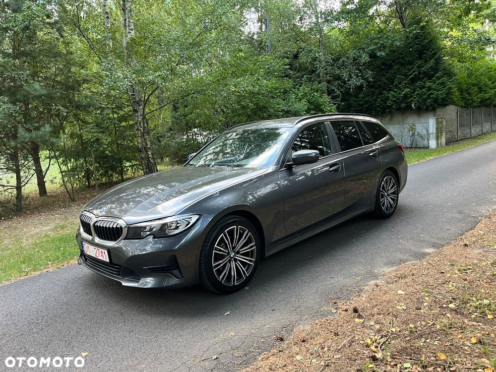 BMW Seria 3 318d Luxury Line - 9