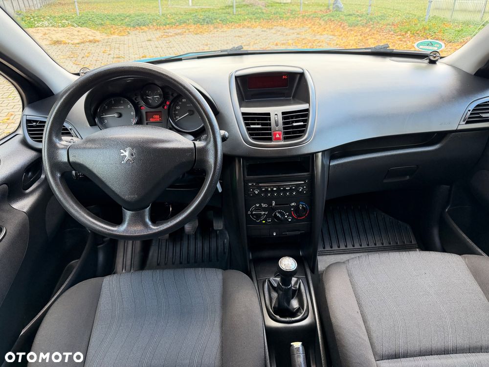 Peugeot 207 - 22