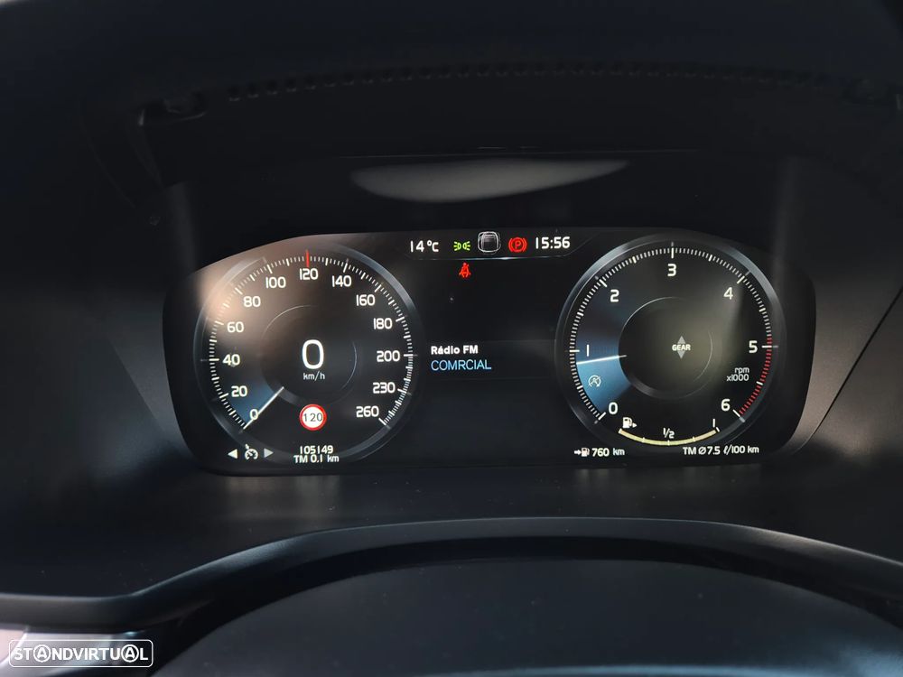 Volvo V60 2.0 D3 Momentum Plus - 23