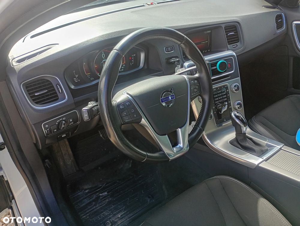 Volvo S60 D3 Geartronic Momentum - 25