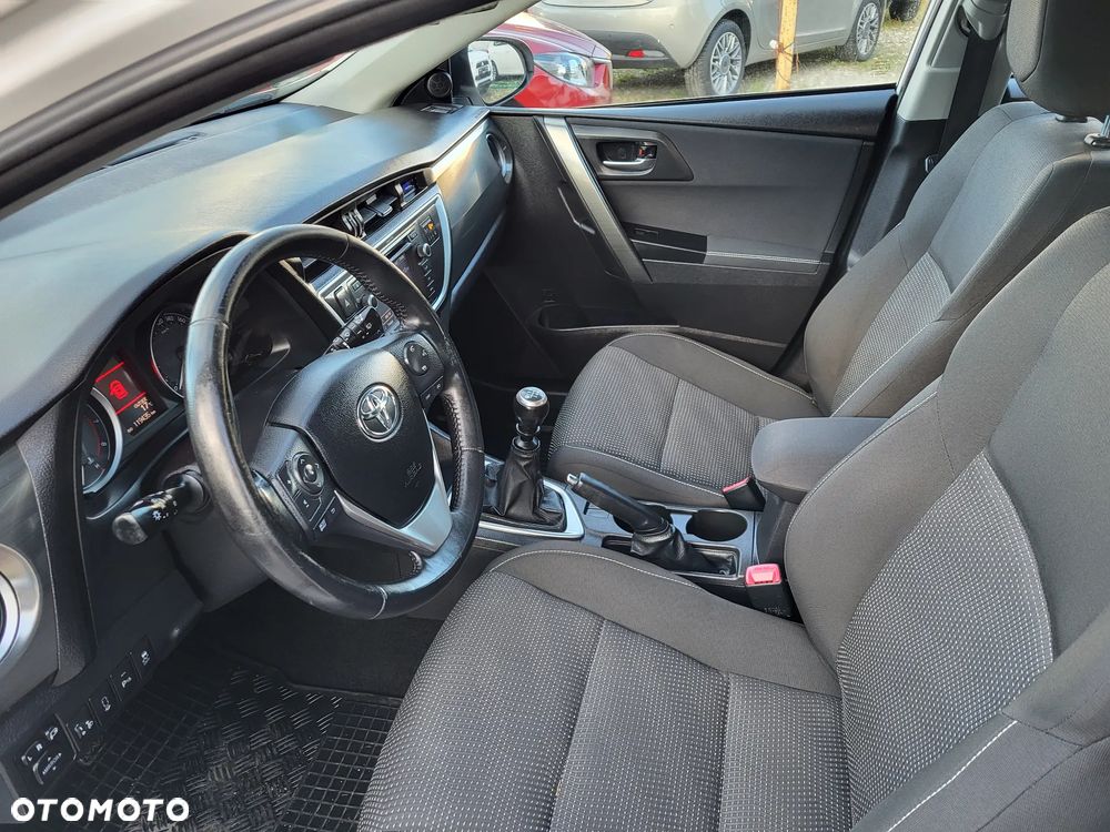 Toyota Auris - 12