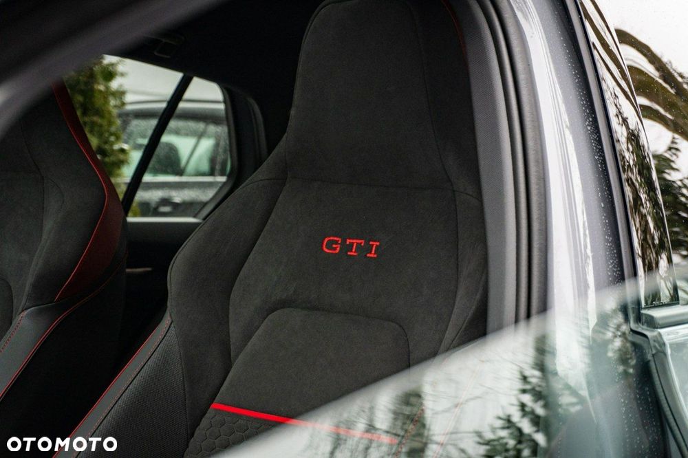 Volkswagen Golf - 17