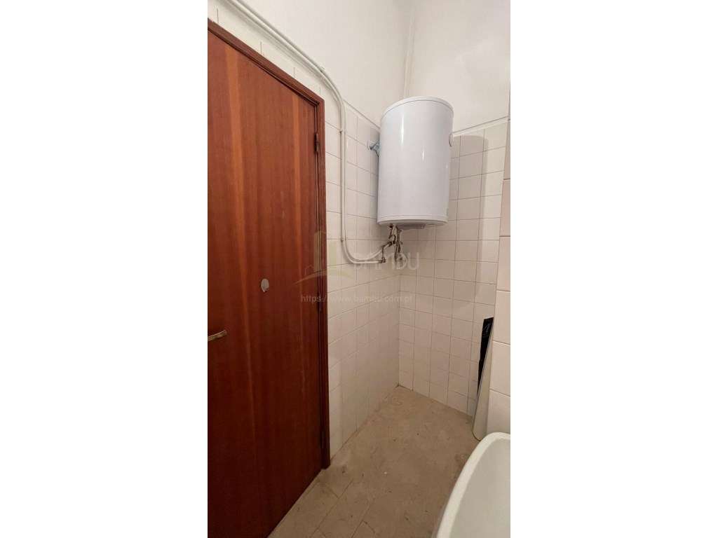 Loja para arrendamento em Valença - Grande imagem: 5/8