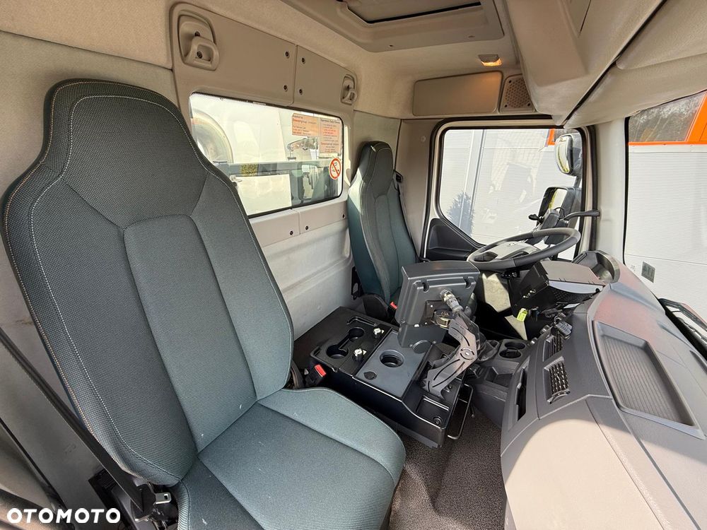 Volvo FL 15.250 Euro 6 // zamiatarka JOHNSTON VT652 //  BUCHER // odkurzacz , polewaczka - 34